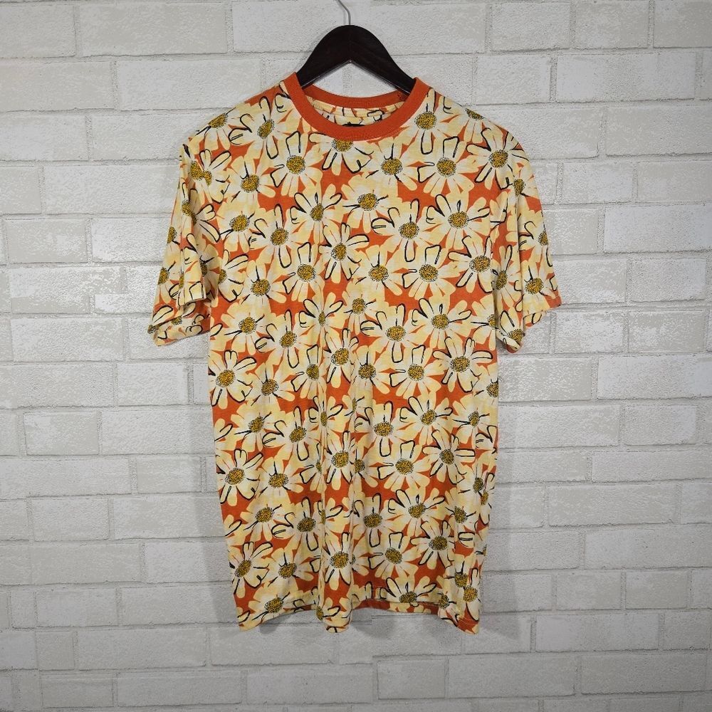 Super Massive super cute floral tee